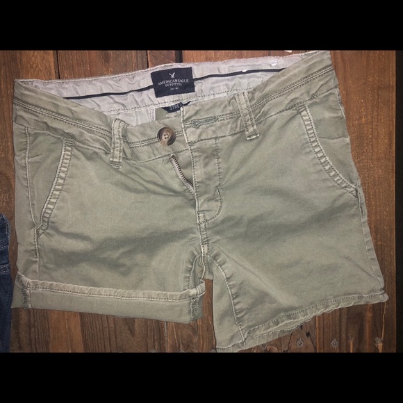 American eagle olive green shorts - Picture 1 of 2